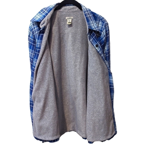 LL Bean Women's Fleece Lined Blue & White Plaid Button up Longsleeved Shirt (M) - Picture 3 of 5